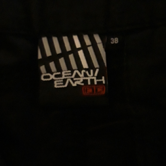 Mens ocean earth black shorts, size 38 - Picture 3 of 3